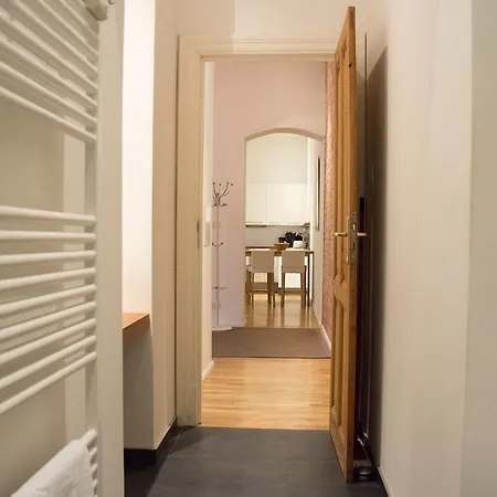 Friedrichshain Apartment *
